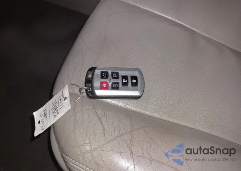 2011 Toyota Sienna Xle V6 from USA, damaged, VIN 5TDYK3DC5BS038231